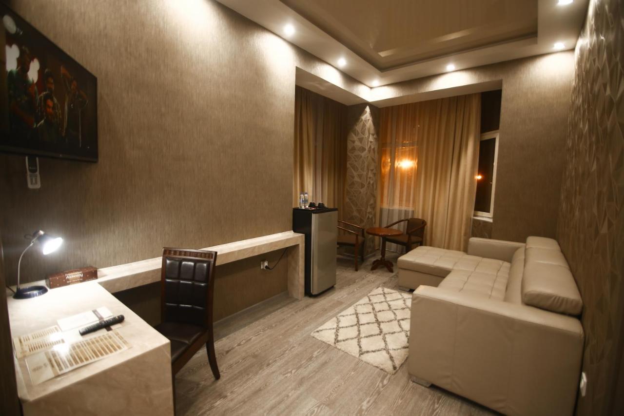 Safir Business Hotel O ドゥシャンベ エクステリア 写真